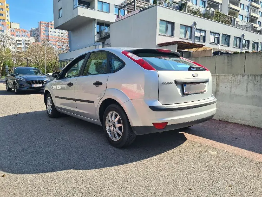 Ford Focus 2005 photo 2