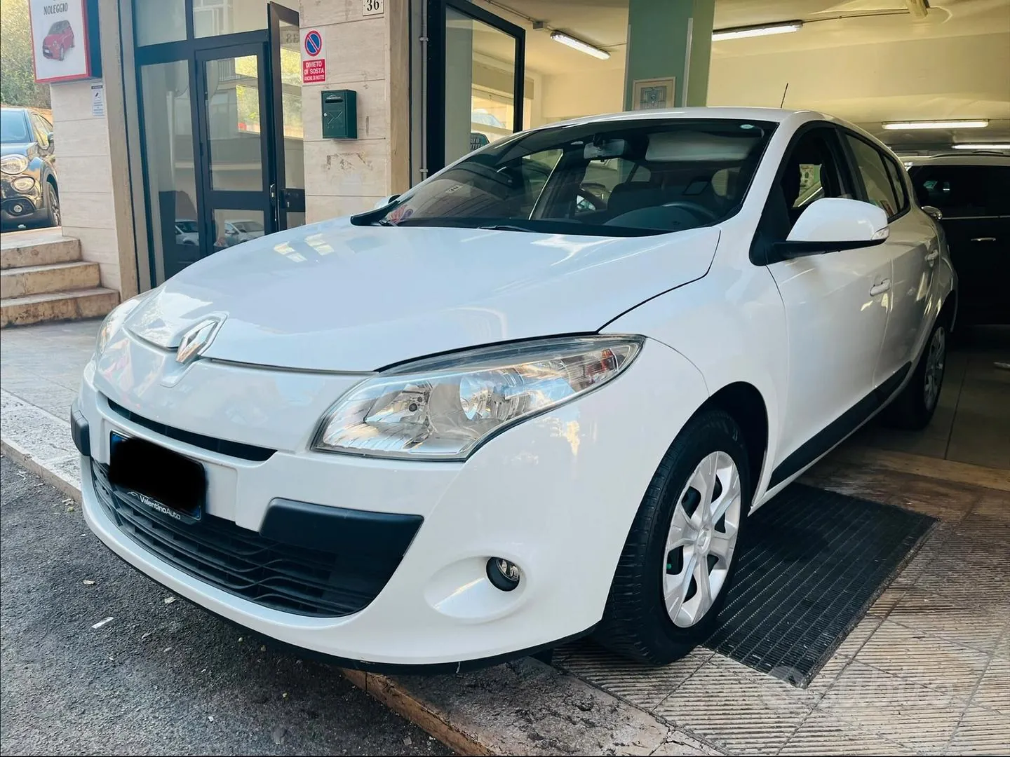Renault Megane 2010 photo 2