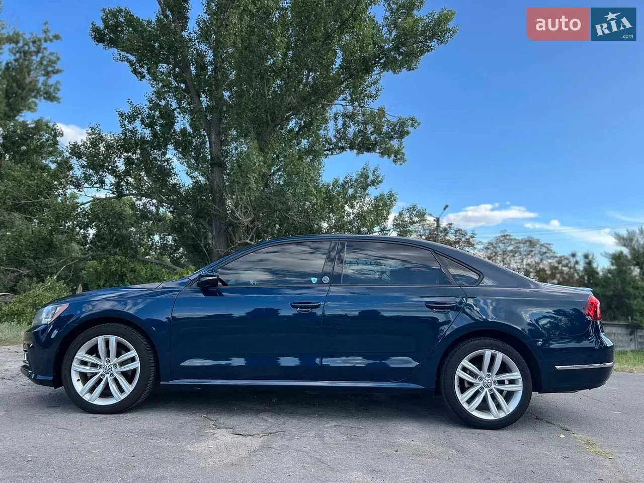 Volkswagen Passat 2018 photo 3