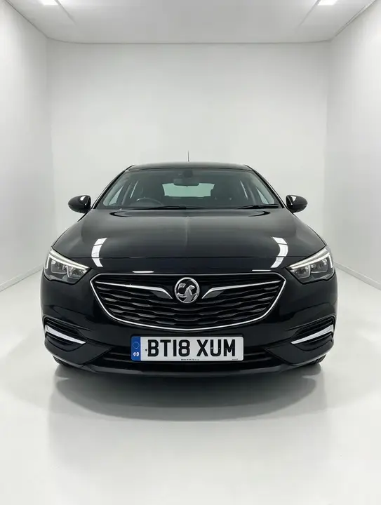 Vauxhall Insignia 2018 photo 2