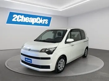 Toyota Spade 2016 photo 2