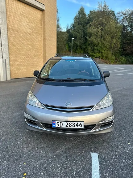 Toyota Previa 2005 photo 2
