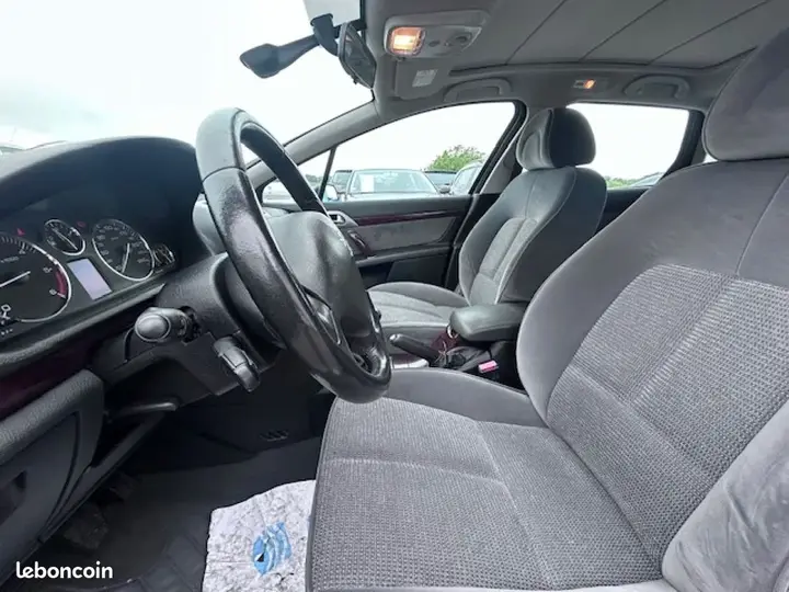 Peugeot 407 2008 photo 3