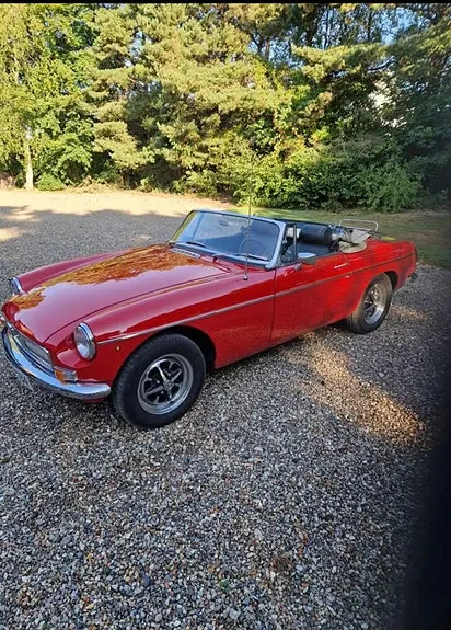 MG B 1971 photo 2