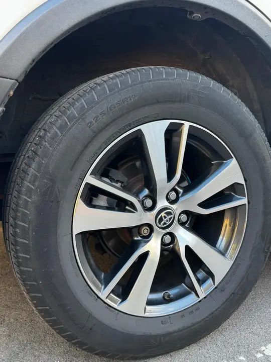Toyota Rav4 2017 photo 3