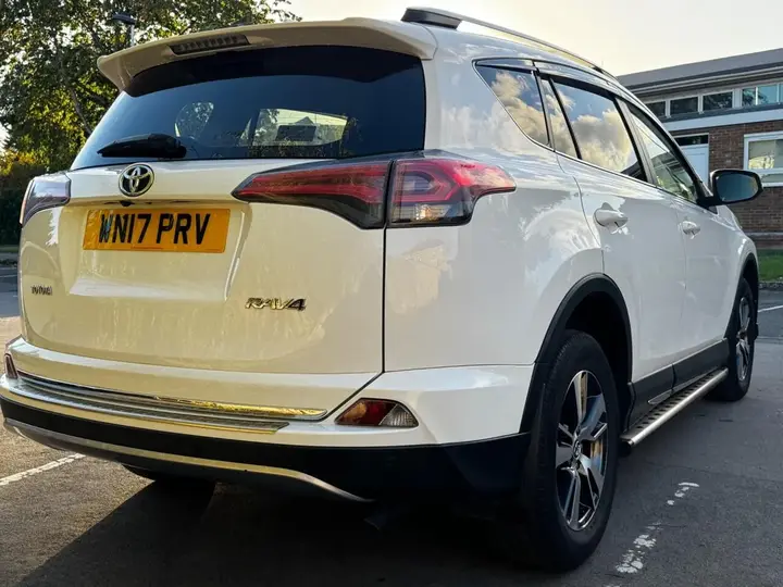 Toyota Rav4 2017 photo 5