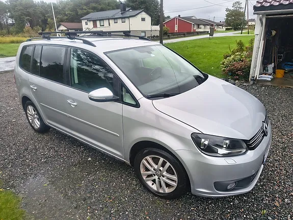 Volkswagen Touran 2014 photo 2