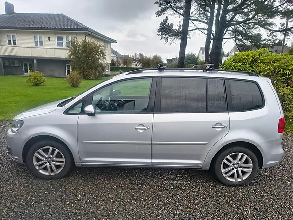 Volkswagen Touran 2014 photo 3