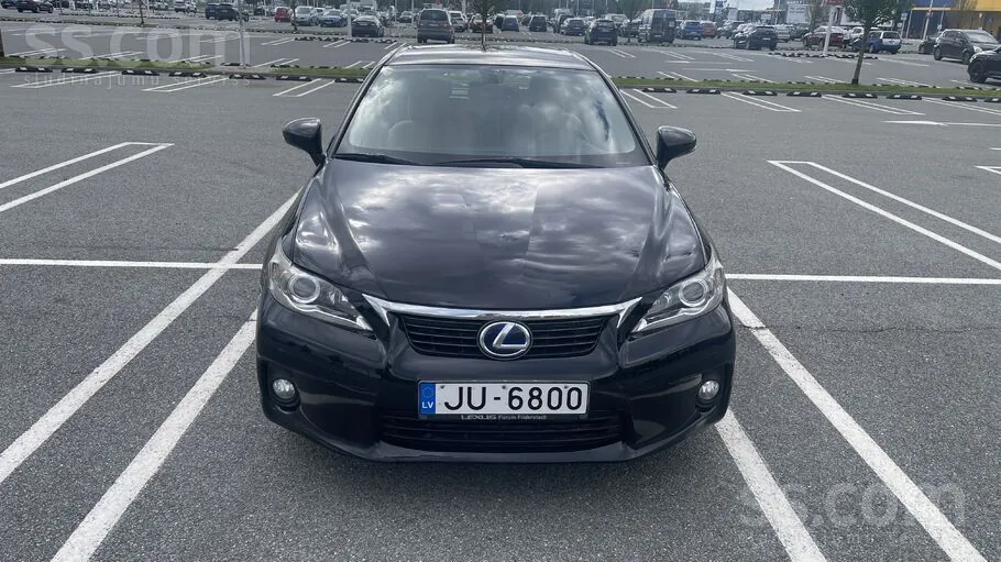 Lexus Ct 2011 photo 2