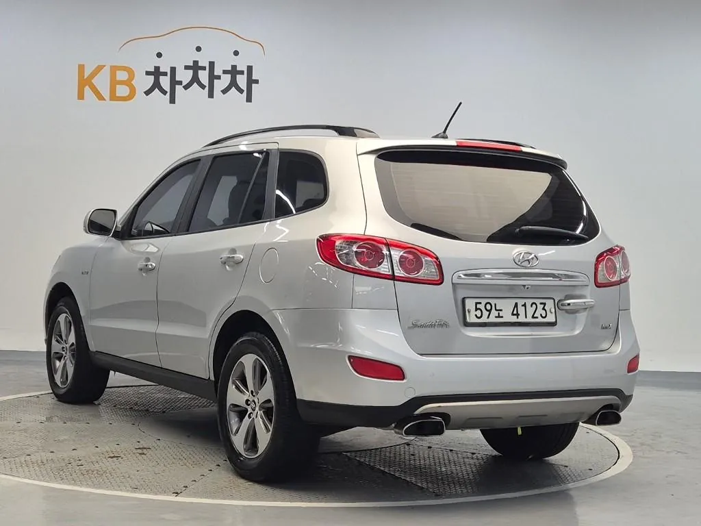 Hyundai Santa Fe 2012 photo 2