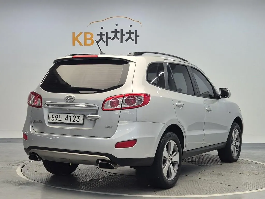 Hyundai Santa Fe 2012 photo 3