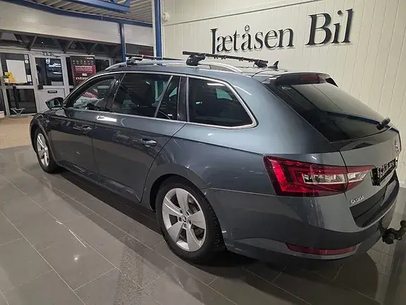 Skoda Superb 2017 photo 3