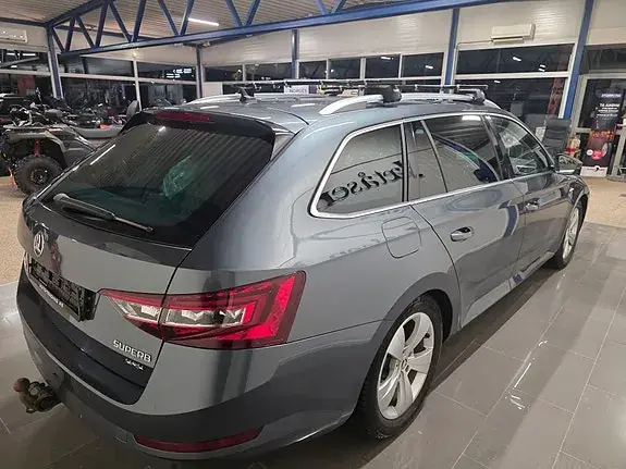 Skoda Superb 2017 photo 4