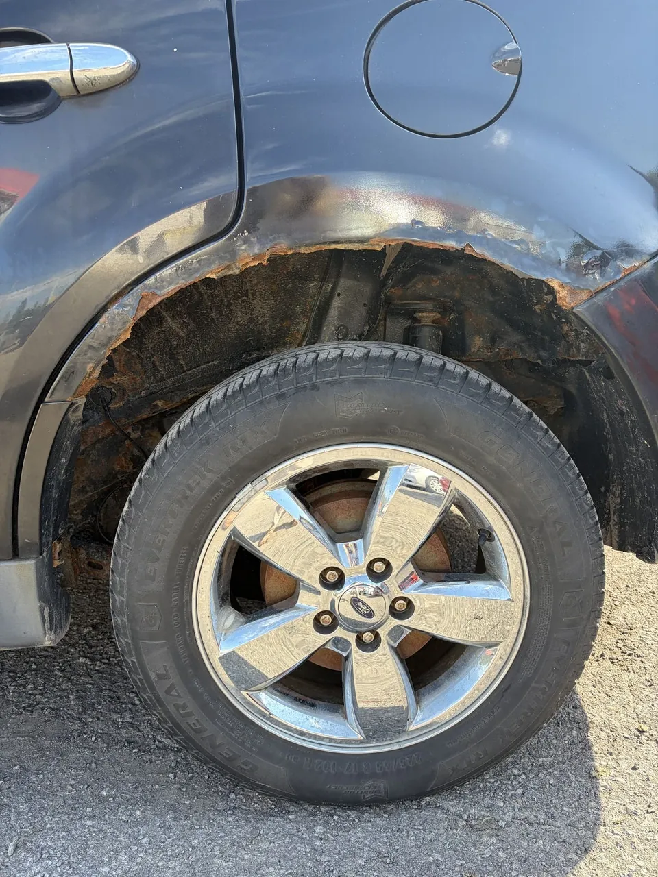 Ford Escape 2011 photo 4