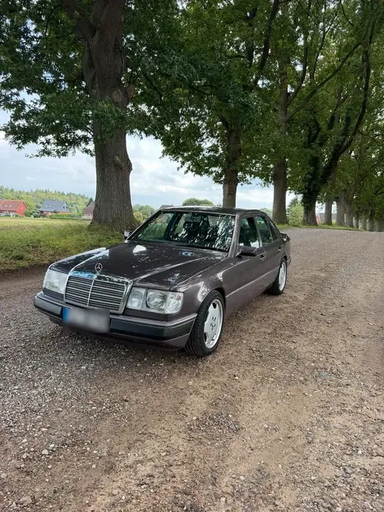 Mercedes-Benz W124