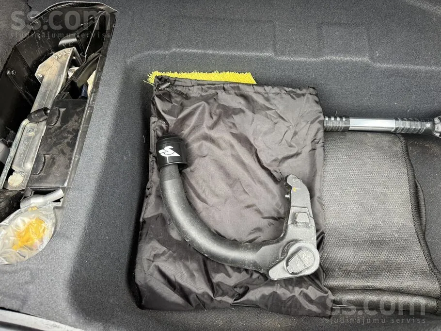 Mercedes-Benz E240 2003 photo 4