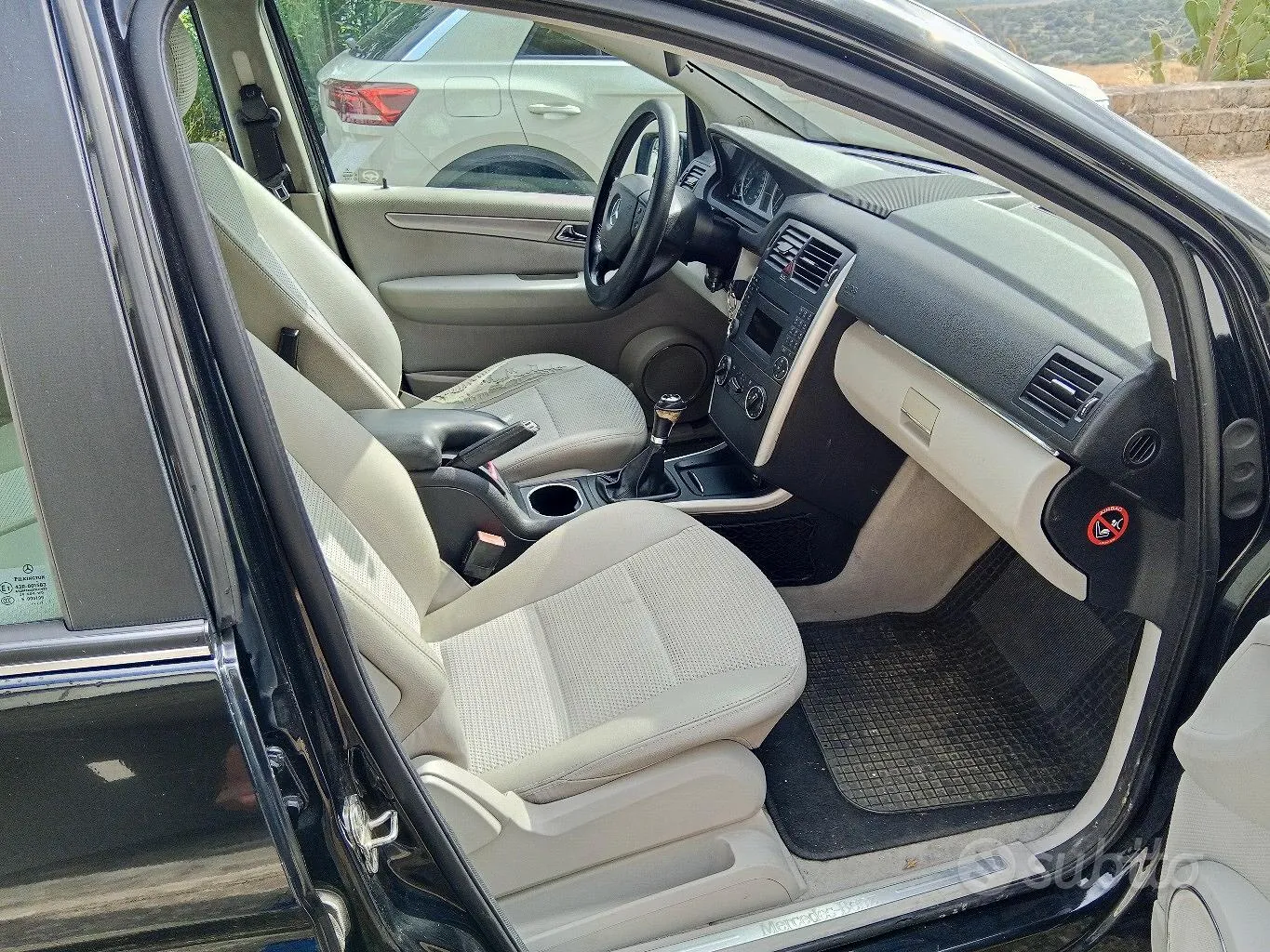 Mercedes-Benz B-Class 2011 photo 5