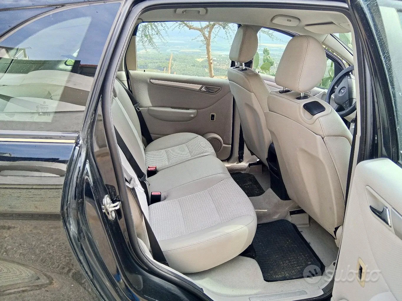 Mercedes-Benz B-Class 2011 photo 4