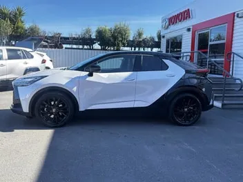 Toyota C-Hr 2025 photo 4