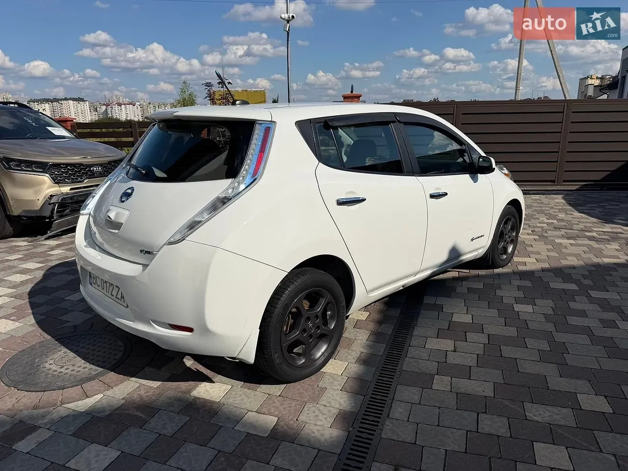 Nissan Leaf 2014 photo 2