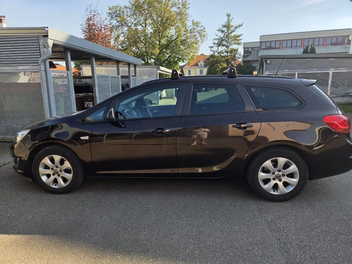 Opel Astra 2014 photo 3