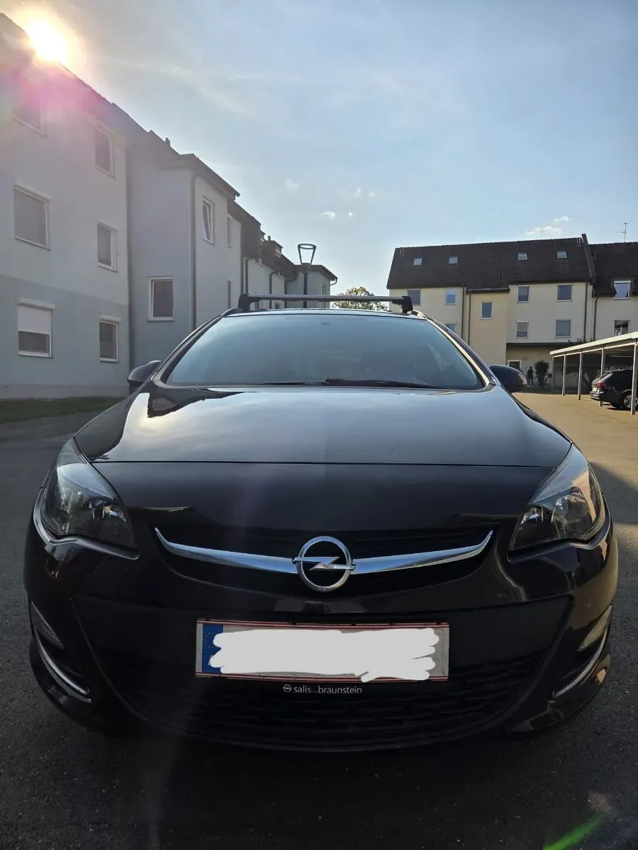 Opel Astra 2014 photo 2
