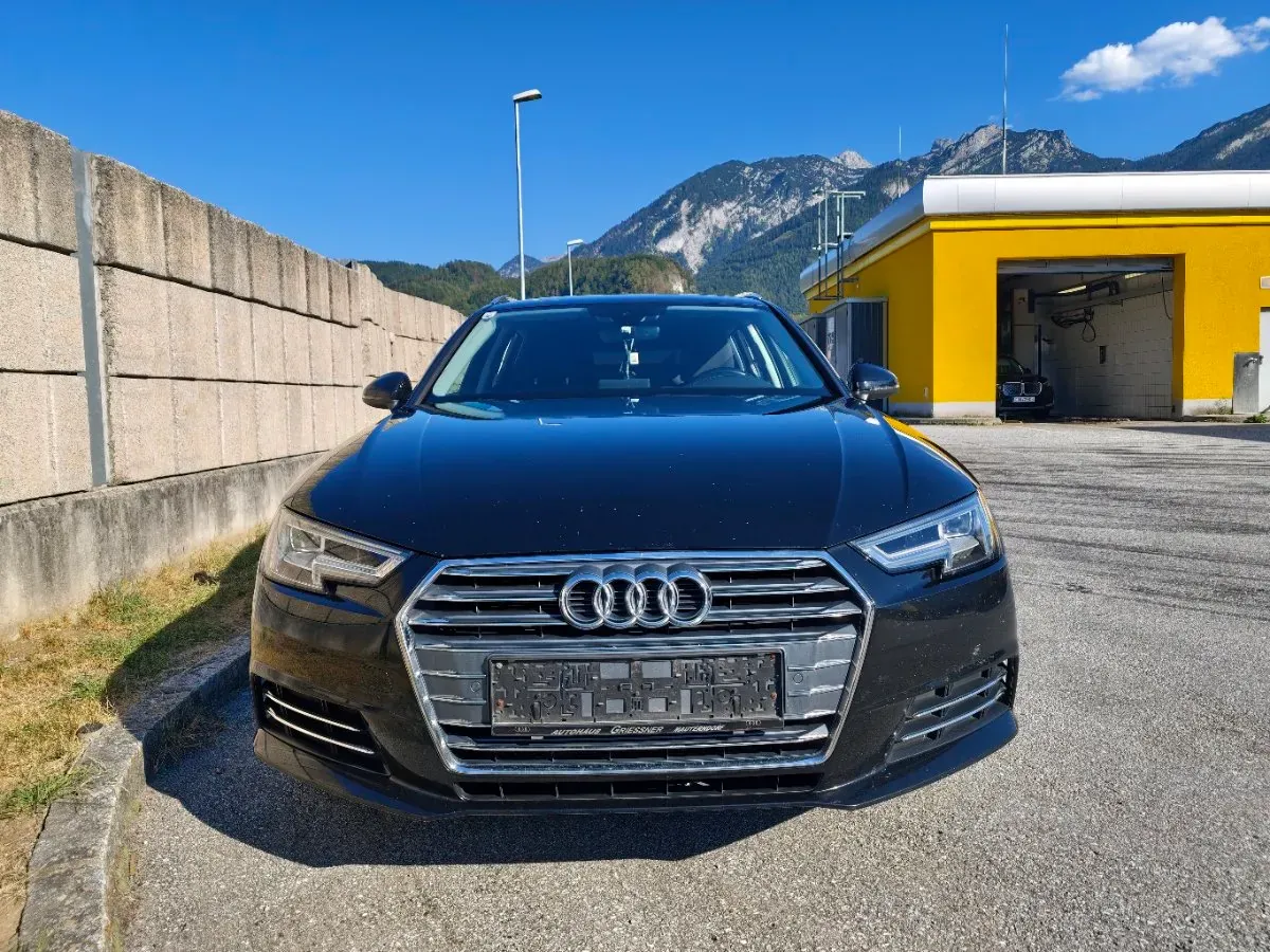 Audi A4 2015 photo 2