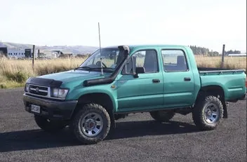 Toyota Hilux 2000 photo 2