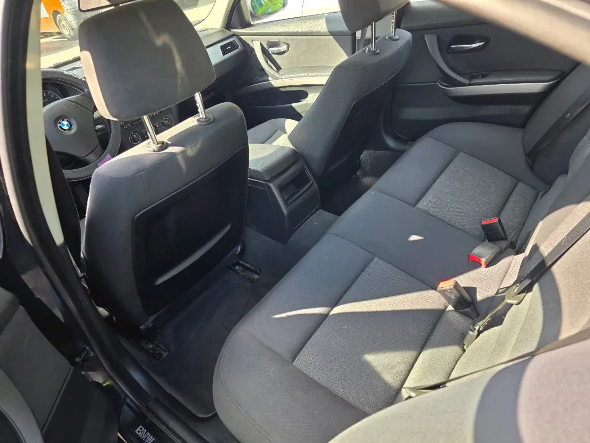 BMW 3 Series 2005 photo 2