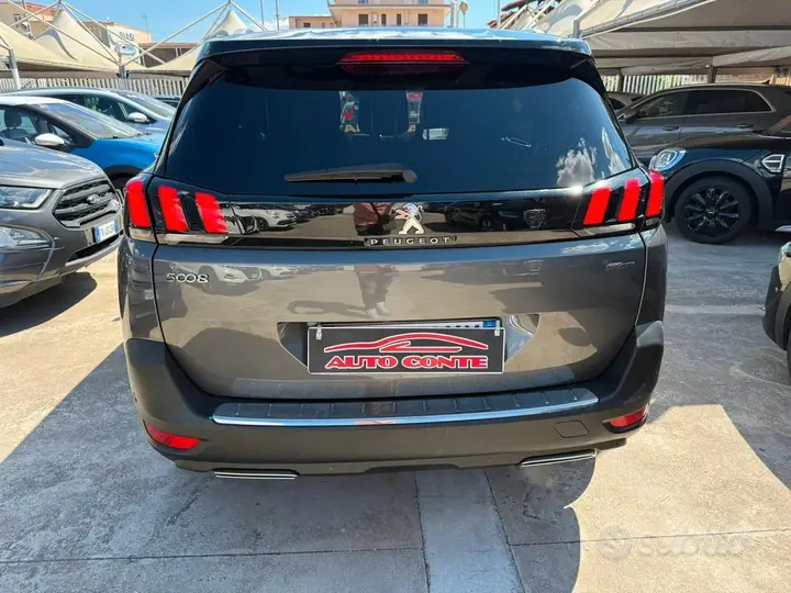 Peugeot 5008 2017 photo 5