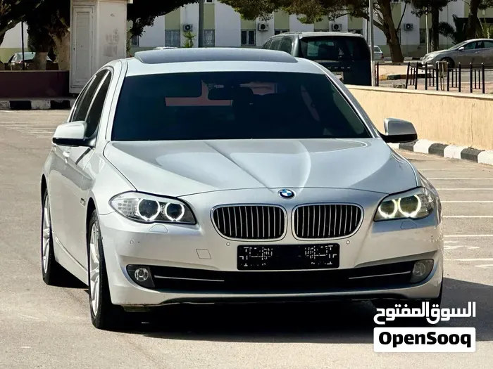 BMW 5 Series 2012 photo 2