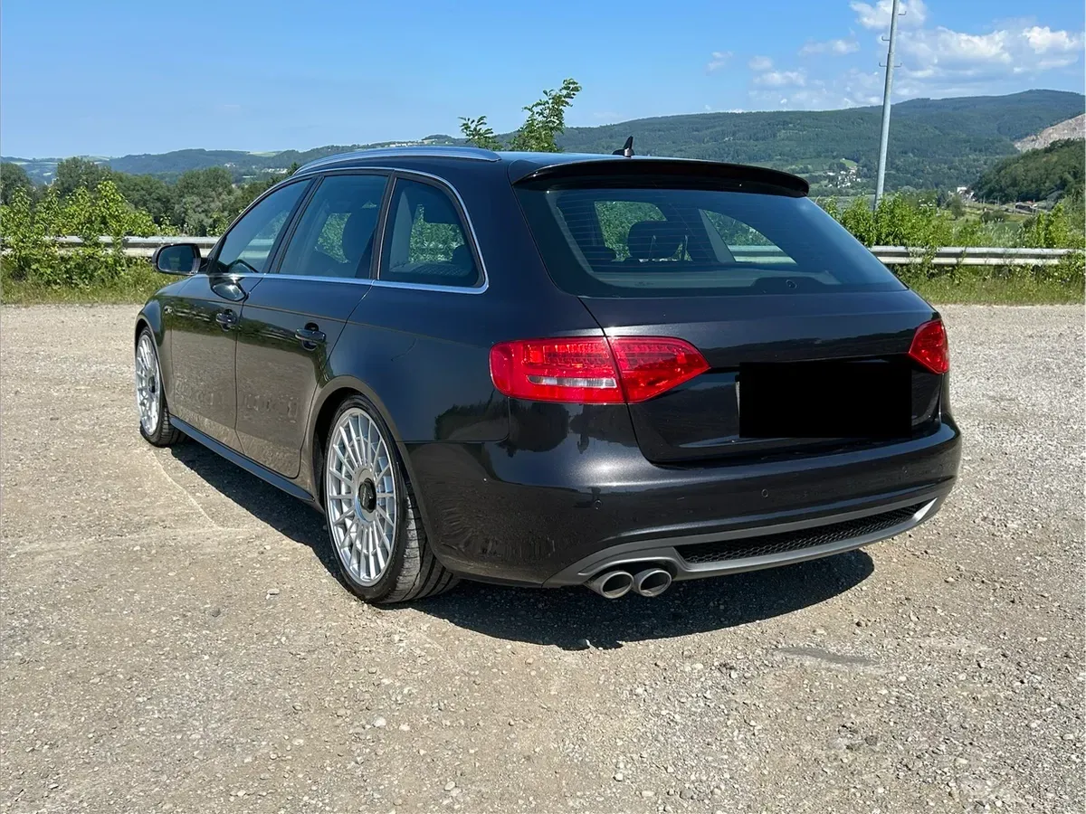 Audi A4 2011 photo 3