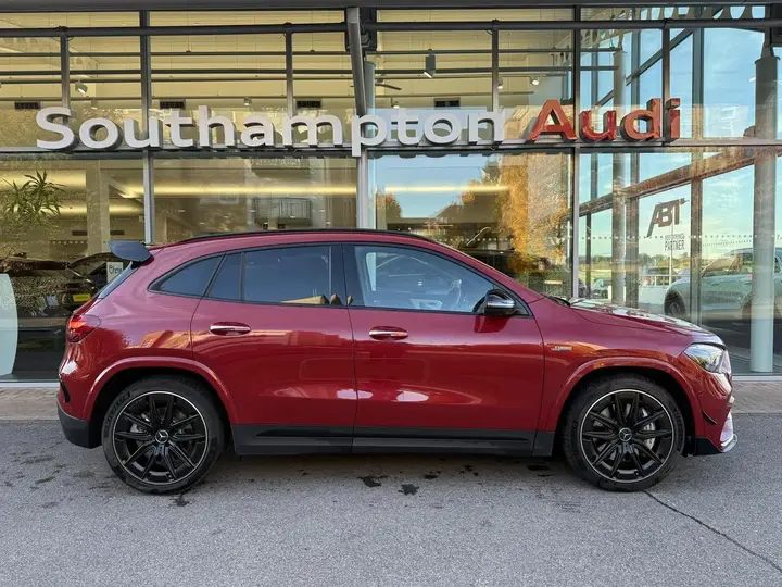 Mercedes-Benz Gla 2025 photo 2