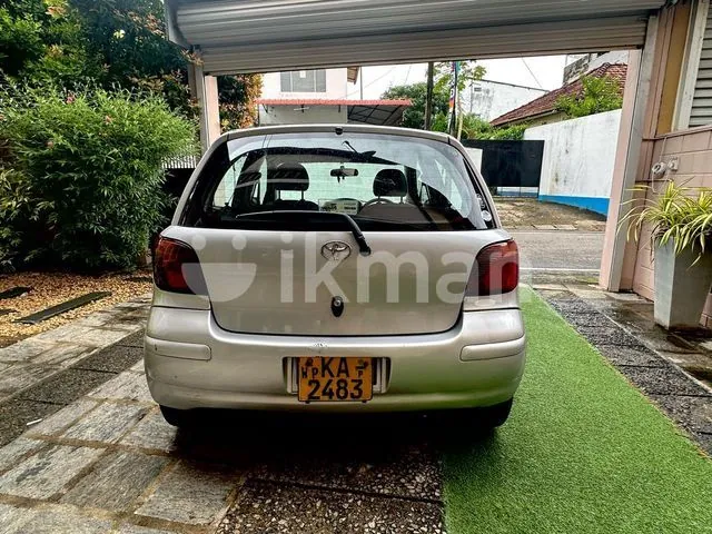 Toyota Vitz 2002 photo 5