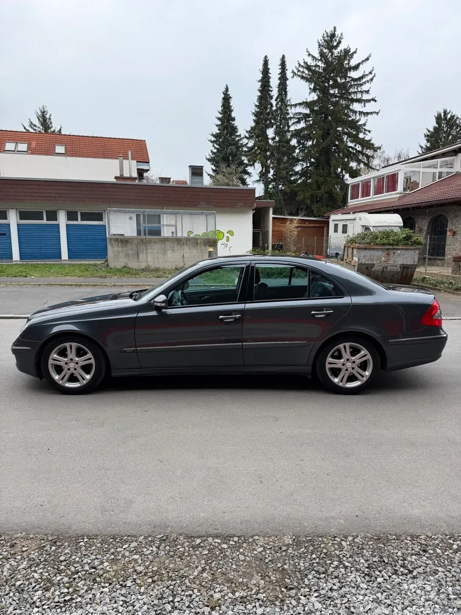 Mercedes-Benz E-Class 2008 photo 3