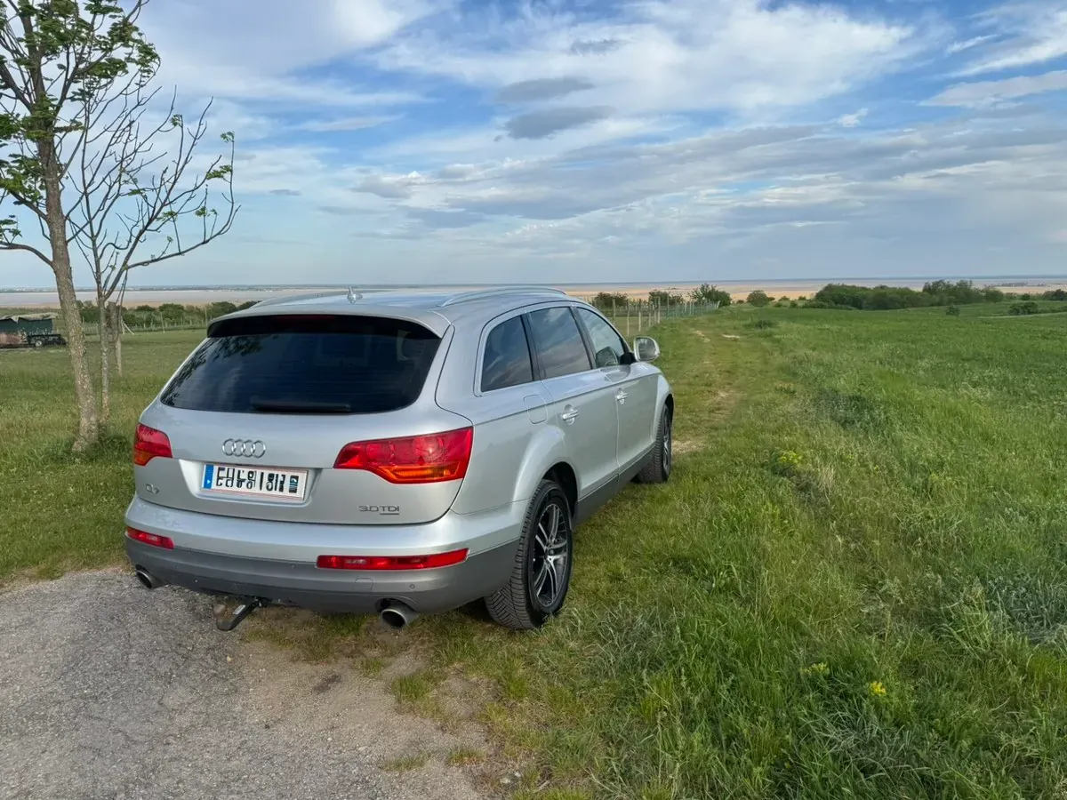 Audi Q7 2007 photo 2