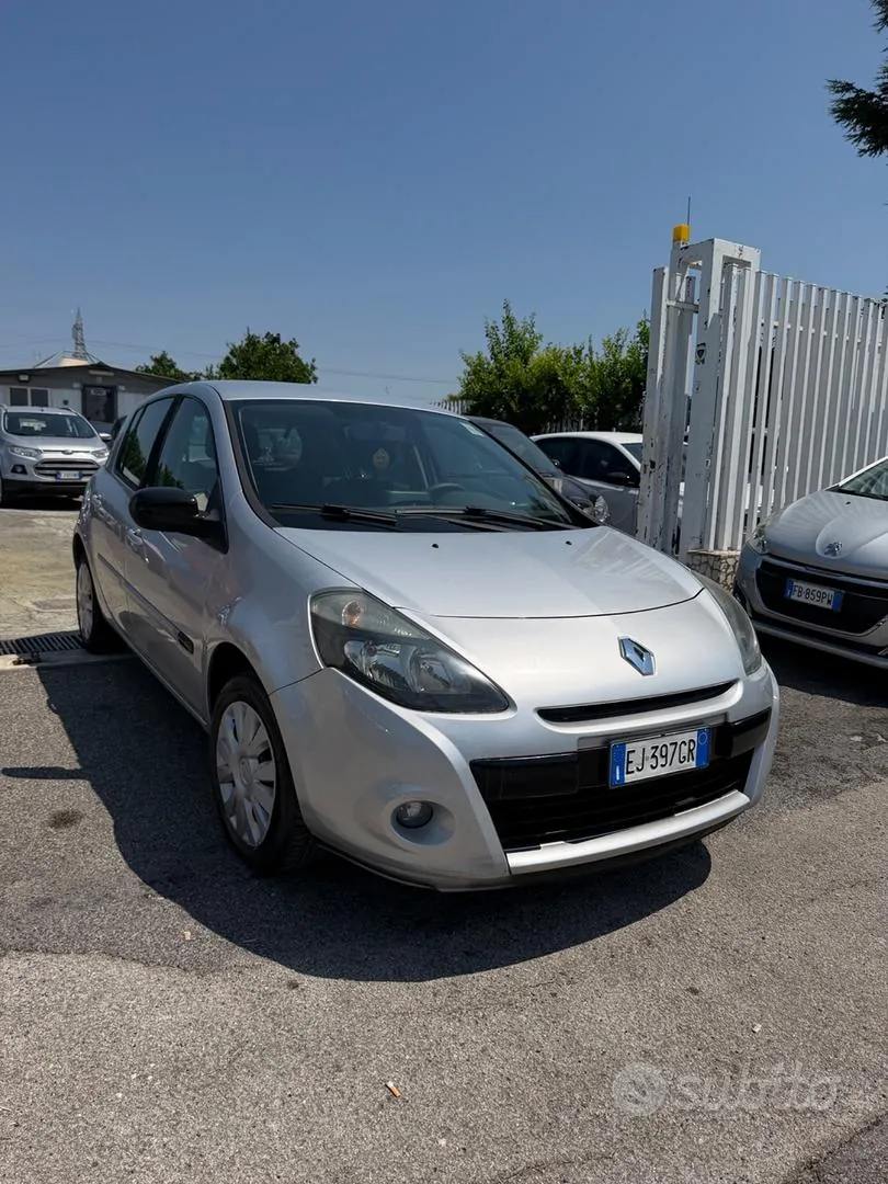 Renault Clio 2011 photo 3