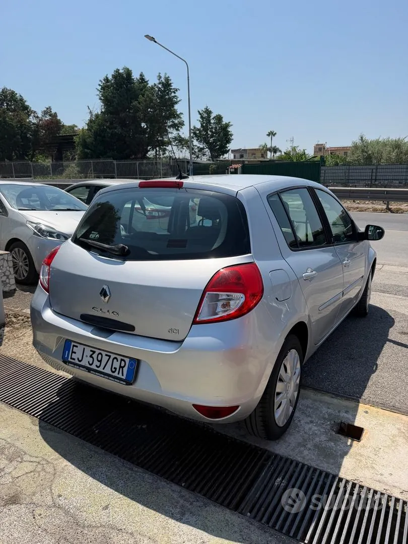 Renault Clio 2011 photo 5