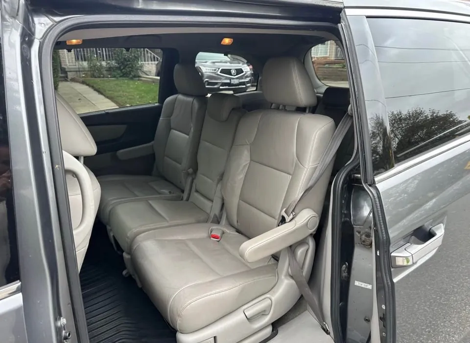 Honda Odyssey 2011 photo 5
