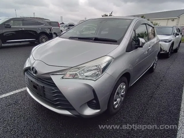 Toyota Vitz 2018 photo 2