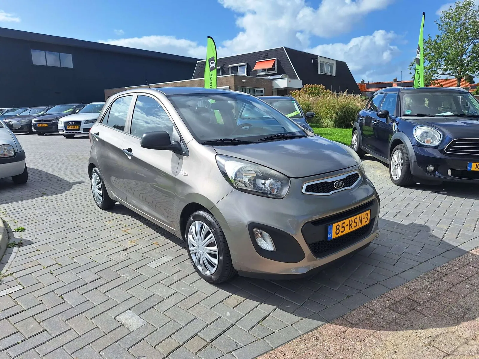 Kia Picanto 2011 photo 2
