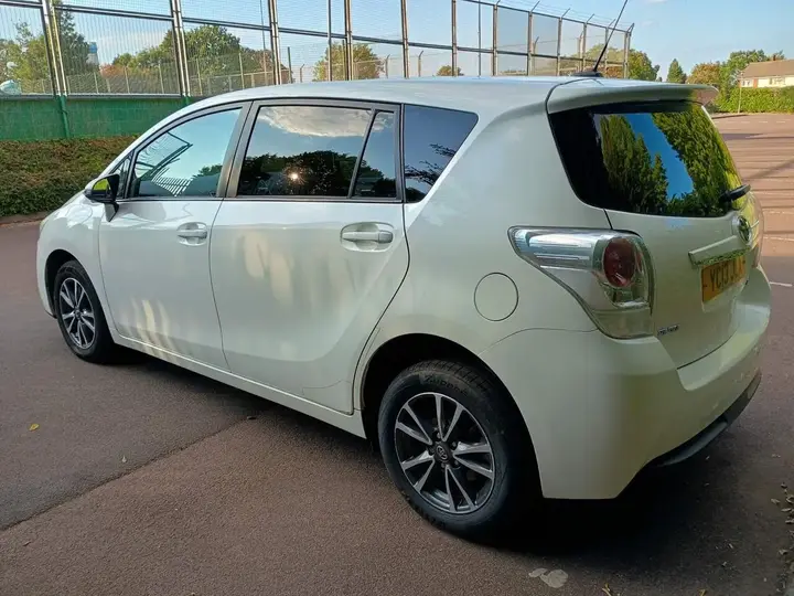 Toyota Verso 2013 photo 5