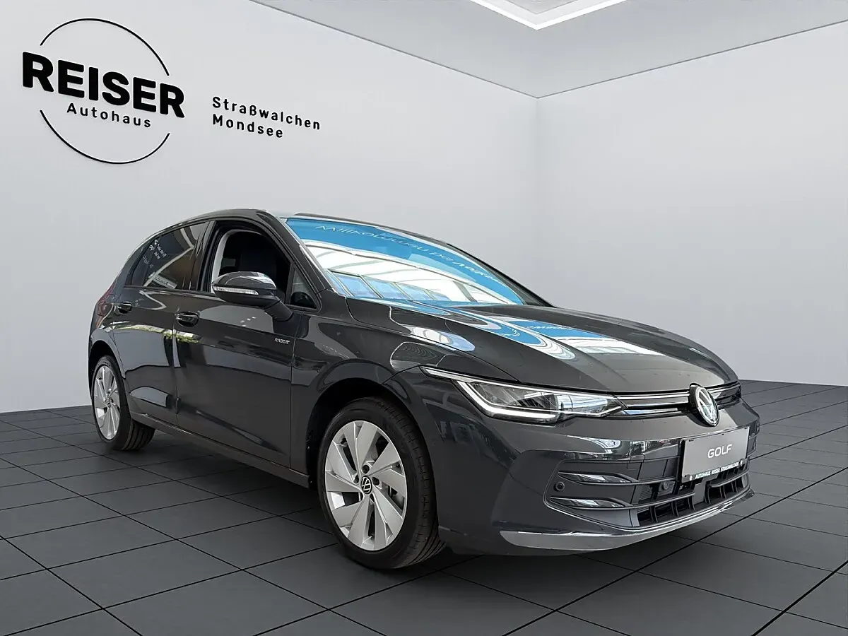 Volkswagen Golf 2026 photo 2