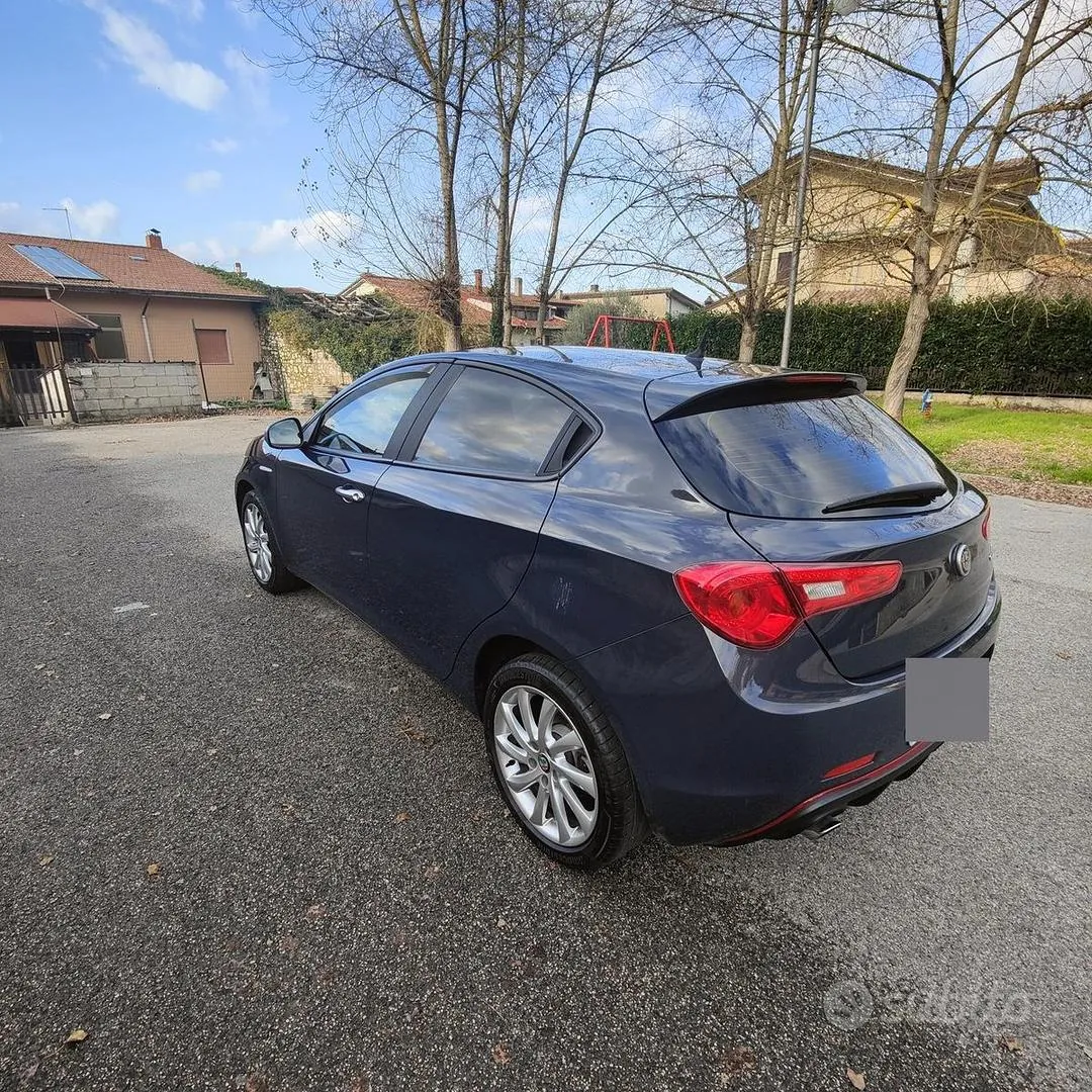 Alfa Romeo Giulietta 2018 photo 4