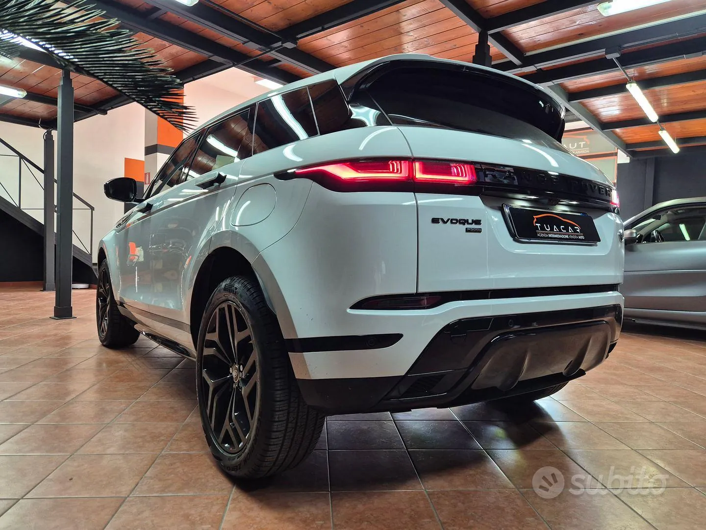 Land Rover Range Rover Evoque 2023 photo 3