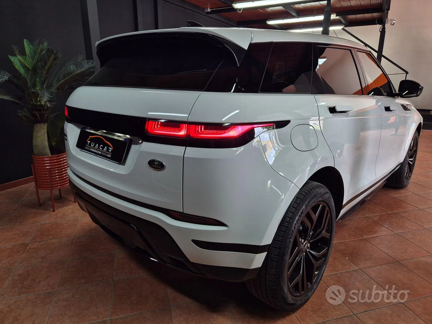Land Rover Range Rover Evoque 2023 photo 5