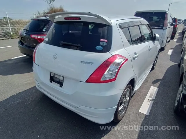 Suzuki Swift Xg 2011 photo 4