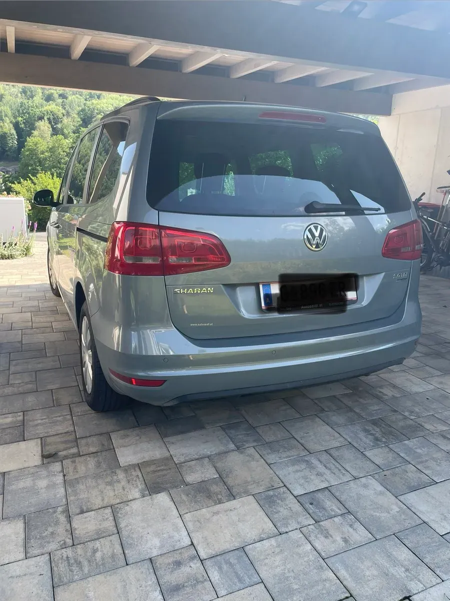 Volkswagen Sharan 2012 photo 2