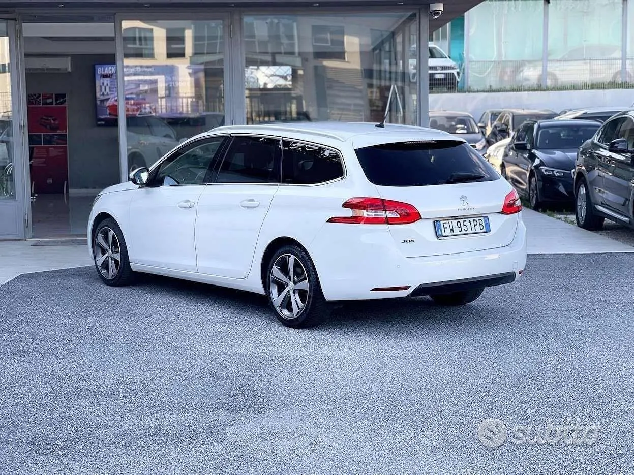Peugeot 308 2019 photo 4