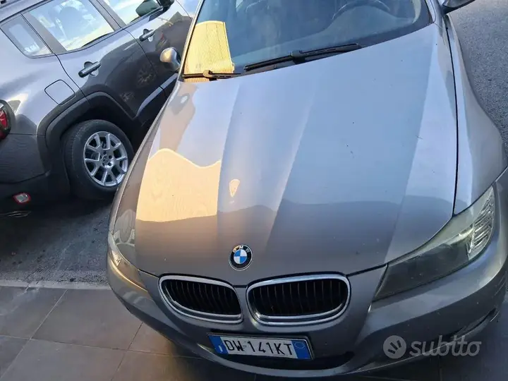 BMW 320D 2009 photo 4